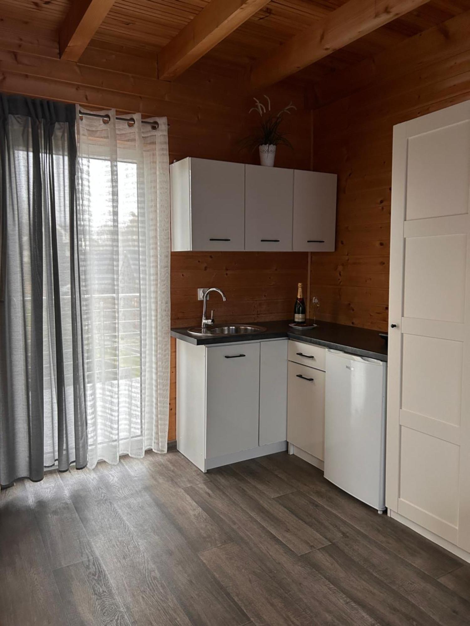 Resort Eden Domki, Apartamenty I Pokoje Jastrzębia Góra Dış mekan fotoğraf